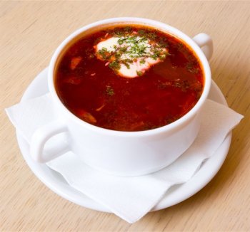   холодный суп на томатном соке с рыбой
