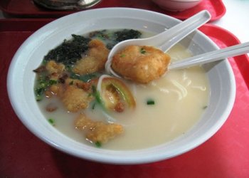 Молочный суп с картофелем и сельдью